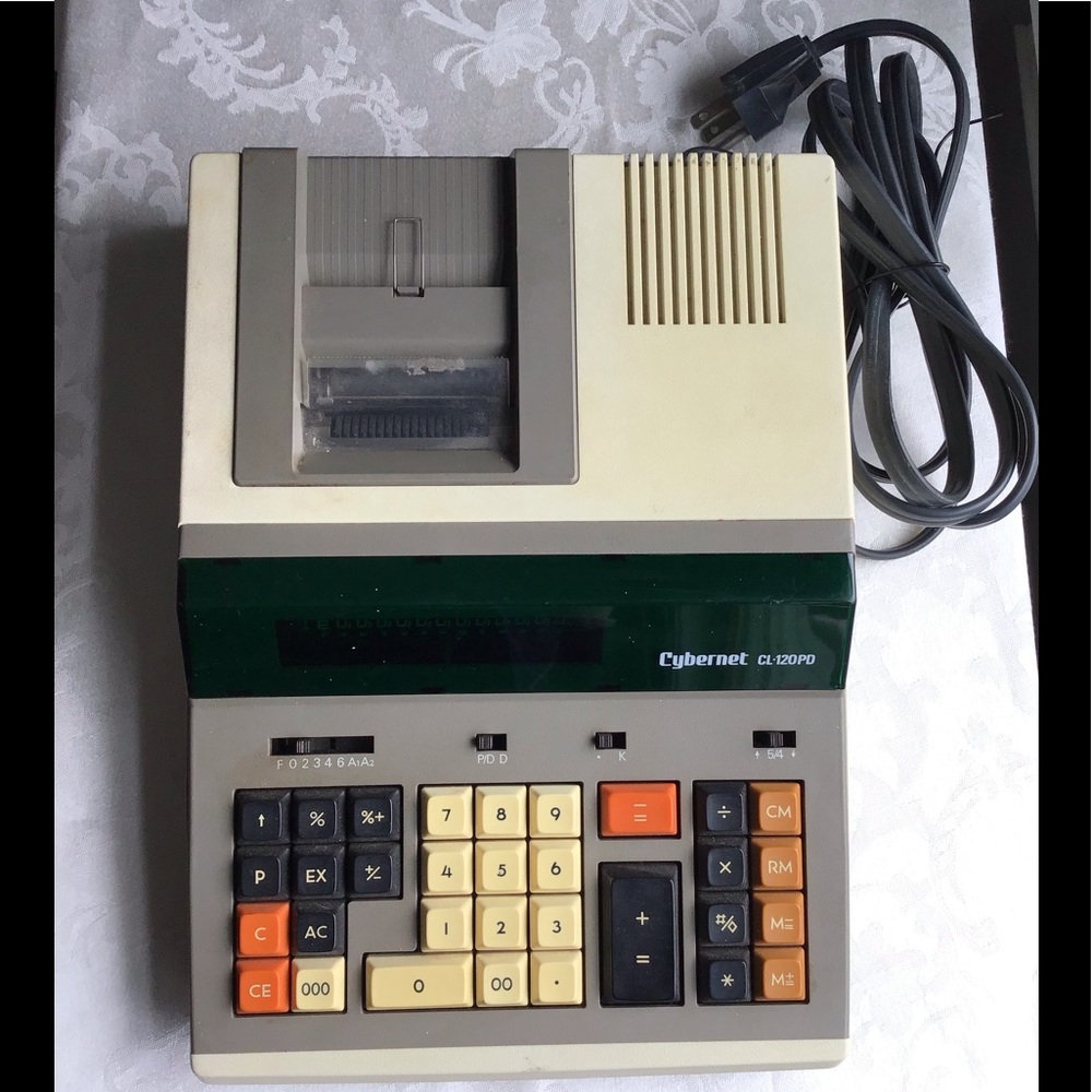 Vintage Cybernet Model CL120PD Desktop Calculator